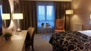 Отель Clayton Hotel Leopardstown Лепардстаун Представительский номер с кроватью размера «king-size»-2